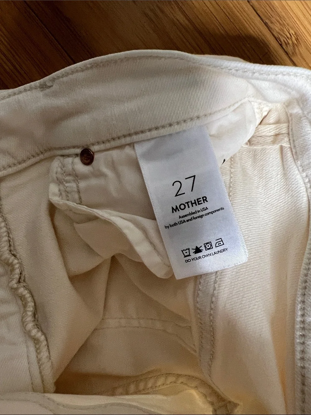 MOTHER High Waisted Rascal Ankle Fray Jeans (Play Date - Eggnog Color) 27 - Picture 3 of 7